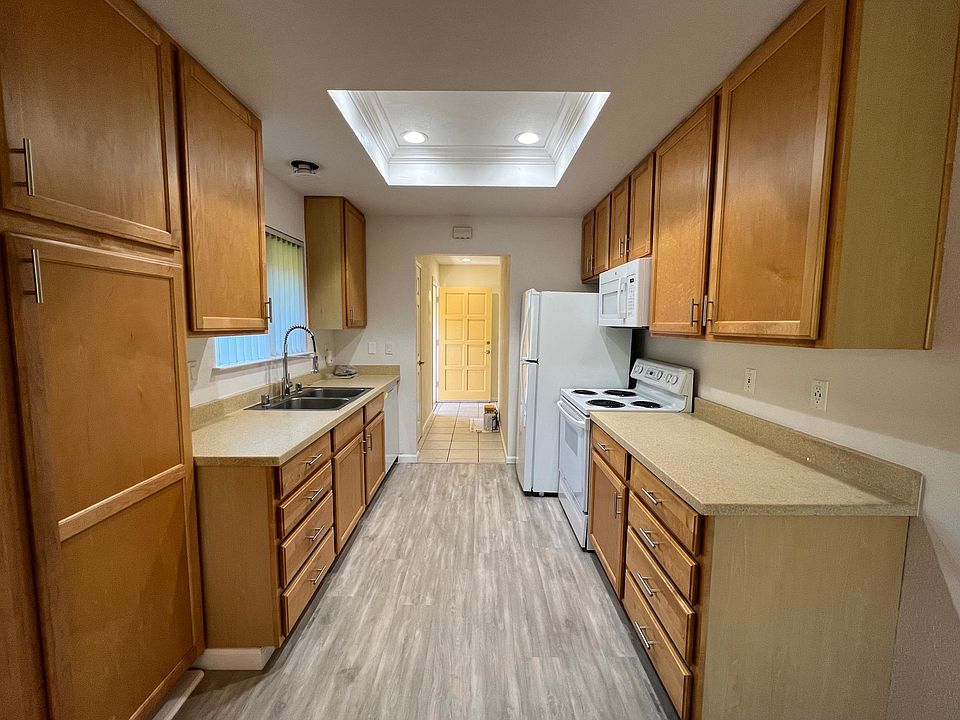Fully stocked kitchen