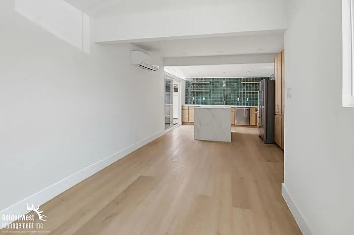 4822 Doliva Dr — Photo 3