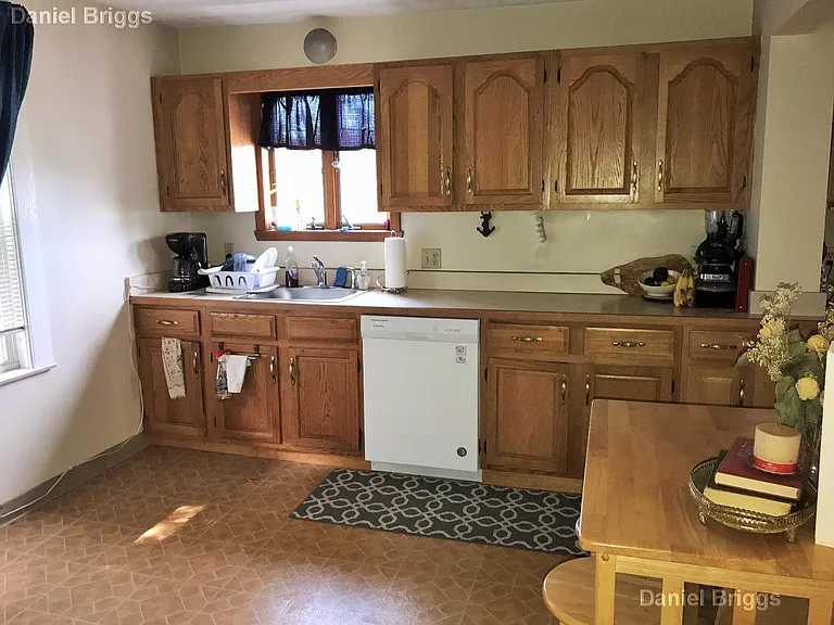 74 Brock St #2 — Photo 15