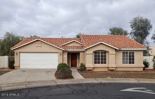 1st image of 870 N Valencia Dr