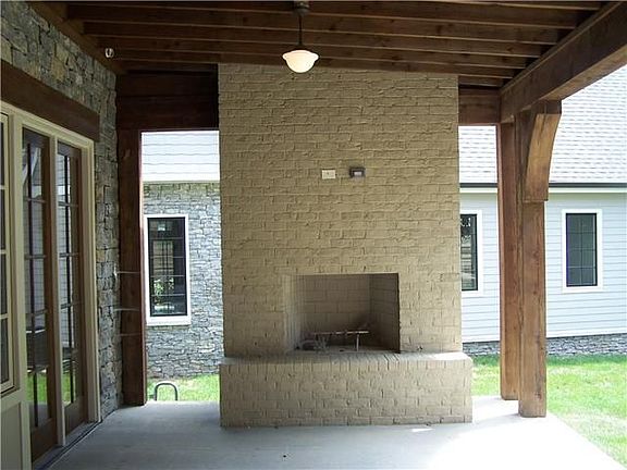 2nd image of 315 Berry Cir