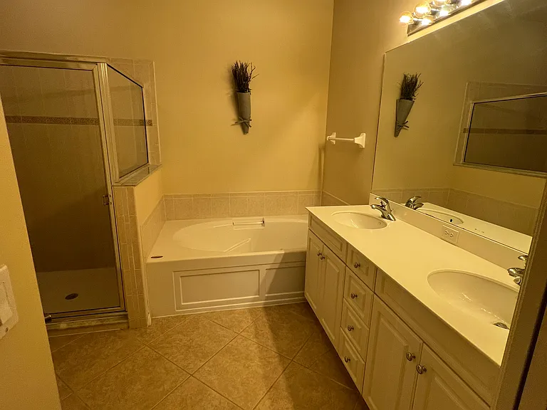13988 Village Creek Dr — Photo 13