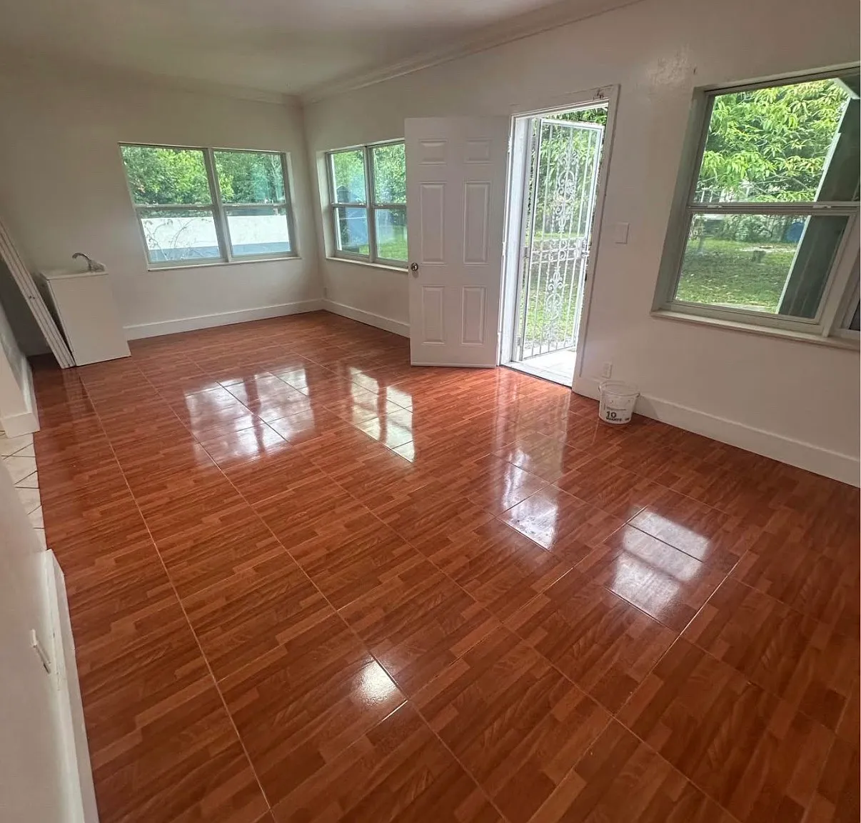 3 bed, $3,500 — Photo 3
