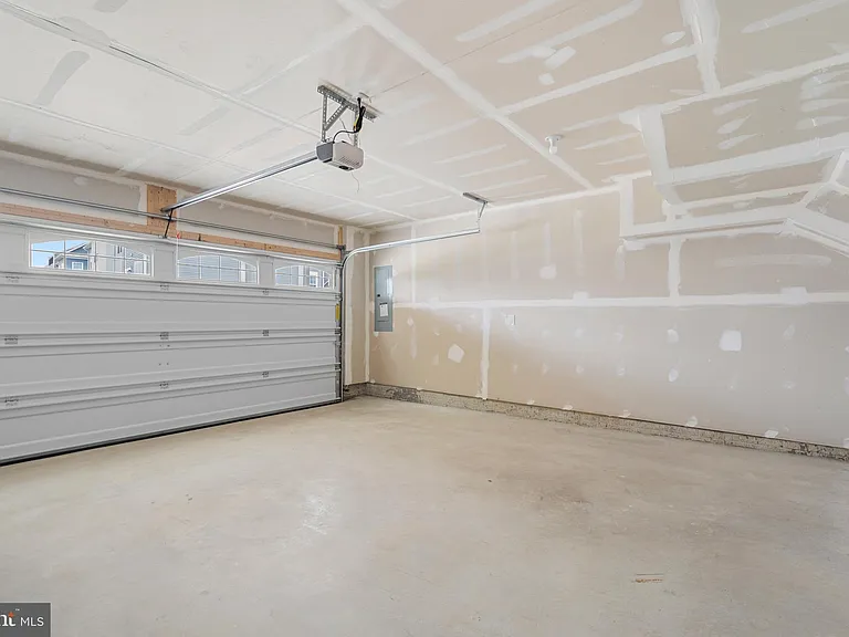 1826 Parham Way — Photo 34