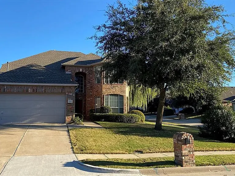 2013 Trinity Ln — Photo 1