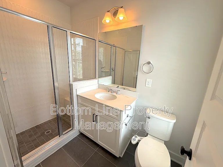607 W Tremont Ave — Photo 21