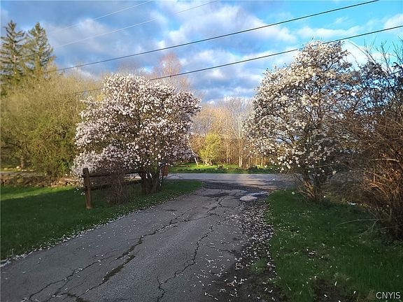 4th image of 295 Vedder Rd