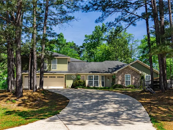 246 Summerbrook Loop, Phenix City, AL 36870