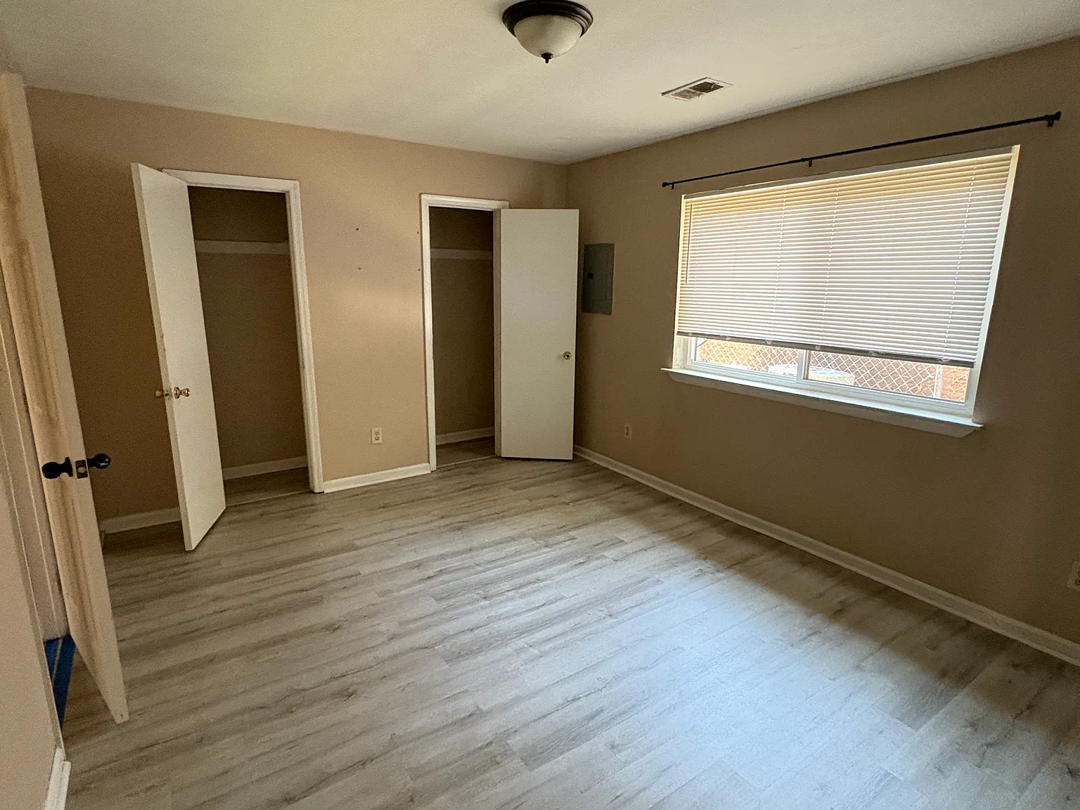 2 bed, $1,400 — Photo 3