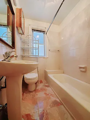 Rented by New York Dwellings LLC | media 8