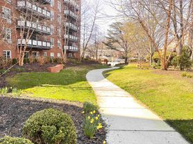 1670 Bell Blvd