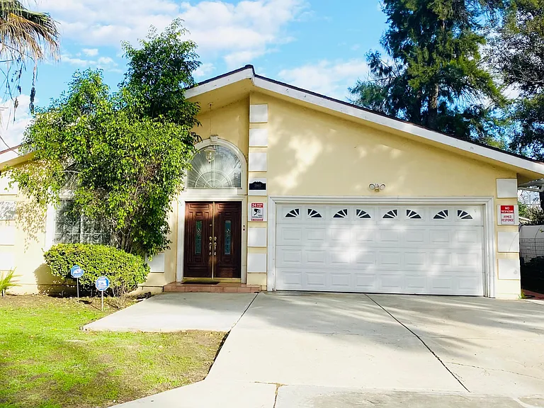 5960 Topeka Dr — Photo 1