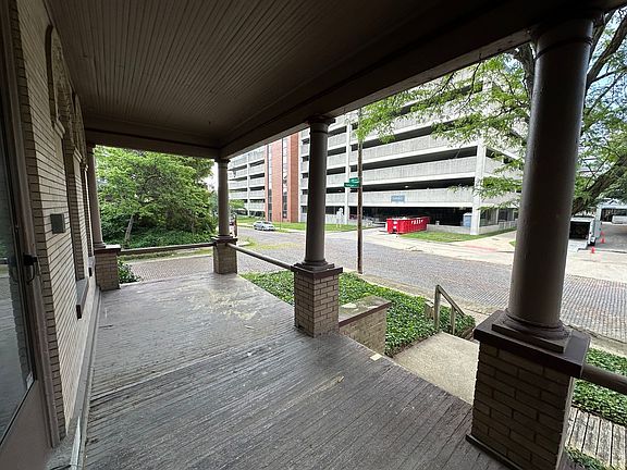 2nd image of 353 W 8th Ave
