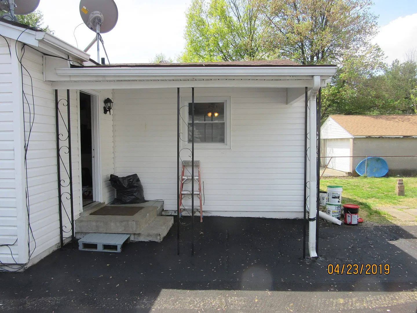 Beautiful, newly renovated 3 bedroom / 1 bath house — Photo 3
