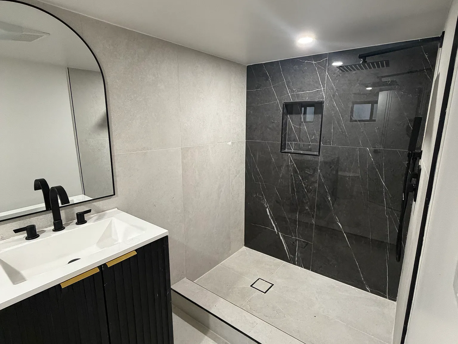 2 bed, $2,200 — Photo 1