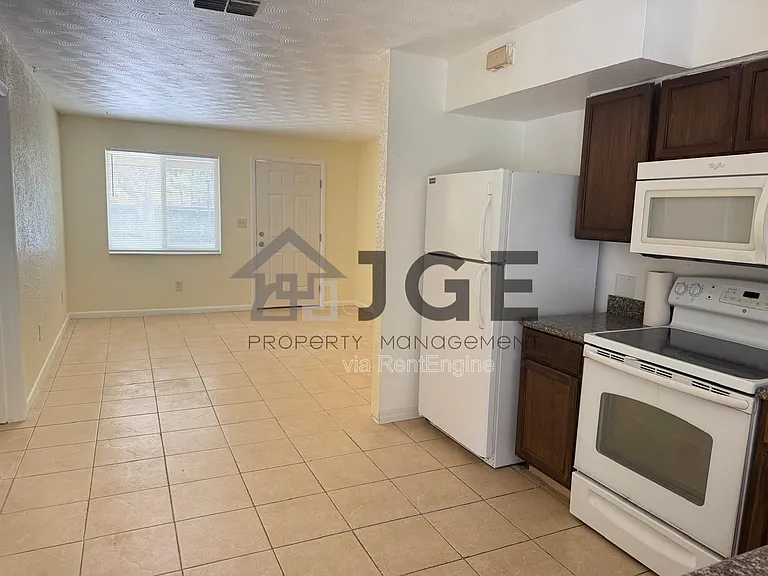 2351 Lafayette St — Photo 5