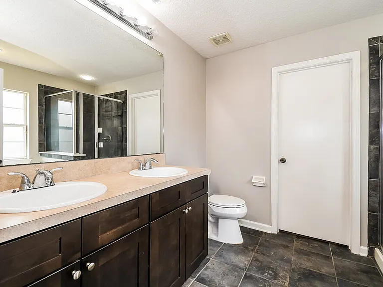 2285 Brian Lakes Dr E — Photo 10