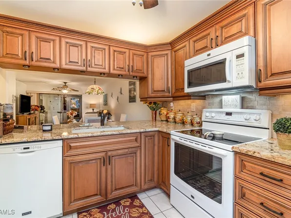 9315 Central Park Dr APT 103, Fort Myers, FL 33919