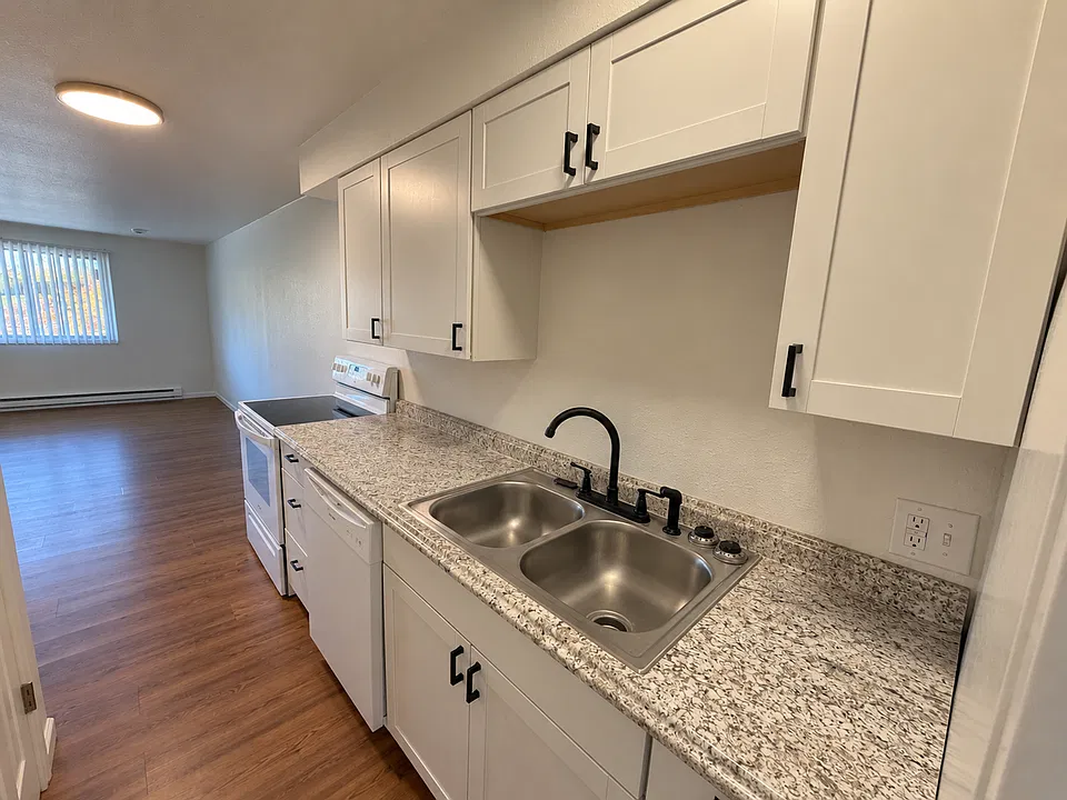 1627 West 7th