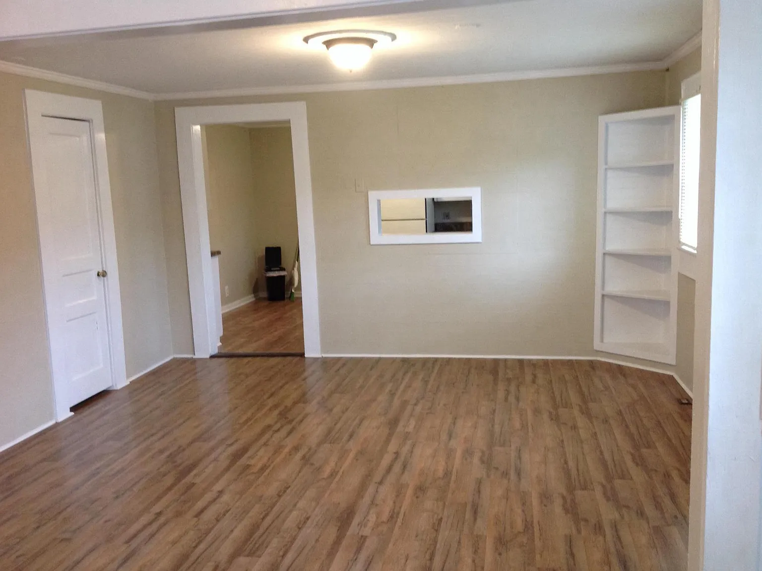 407 Church Ave NE — Photo 3