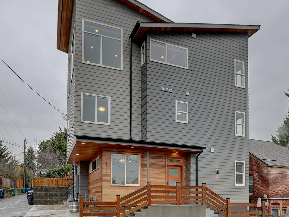 5513 35th Ave NE #2