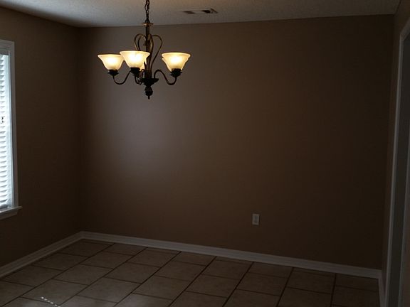 4th image of 125 Woodland Dr