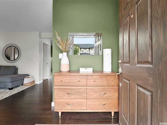 3rd image of 135 Ashworth Cres #131