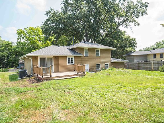 4th image of 3304 Hillsdale Dr