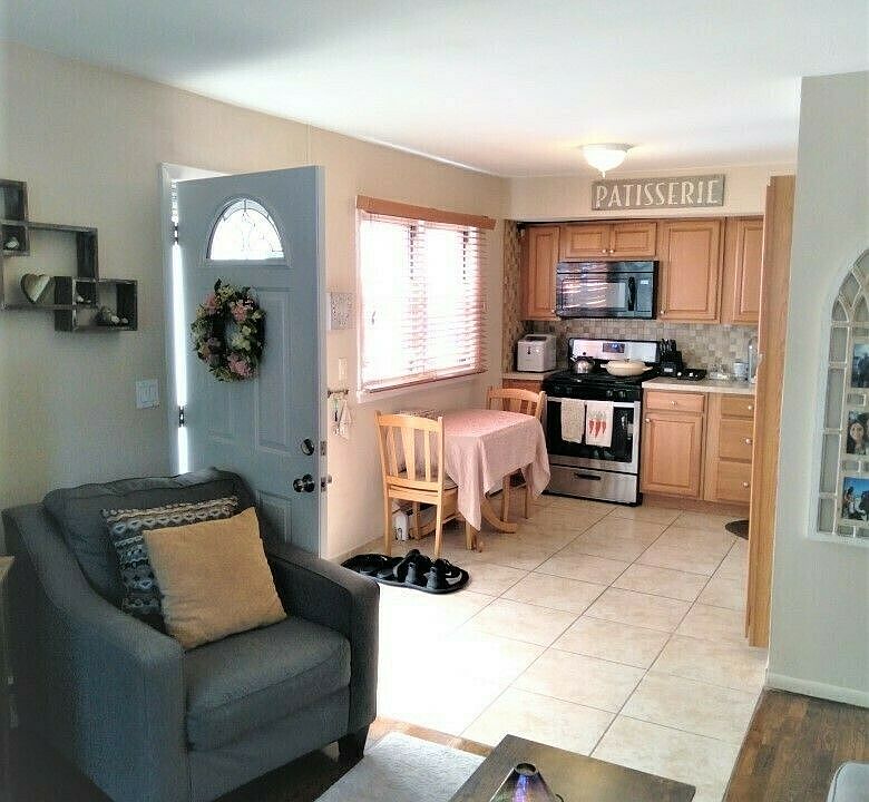 1st image of 48 Ionia Ave #1R