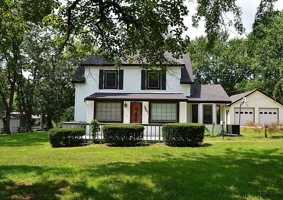 2nd image of 307 SW 23rd St