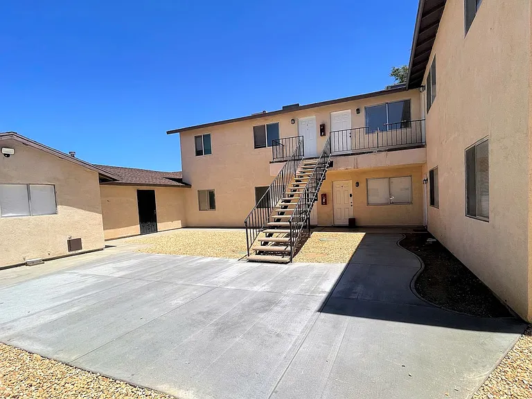 8712 California City Blvd #1-6 — Photo 23