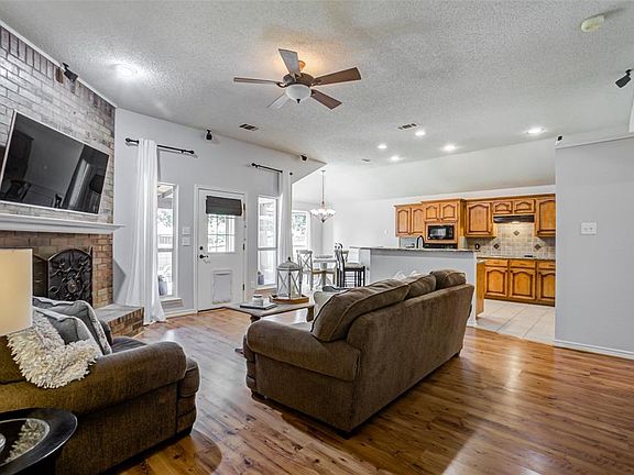4th image of 4817 Basil Dr