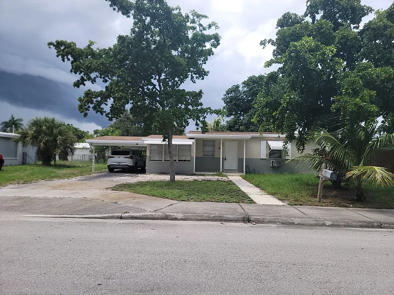 1681 NE 51st Ct — Photo 6