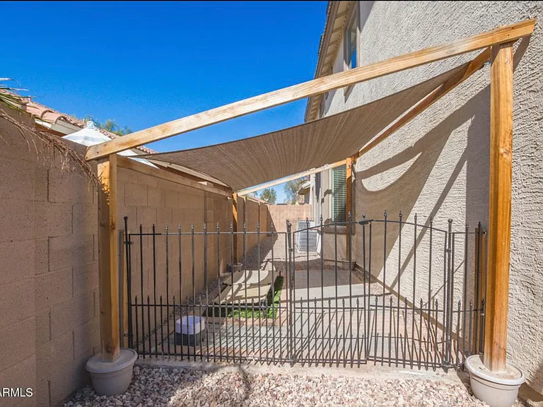 25719 W Victory St — Photo 34