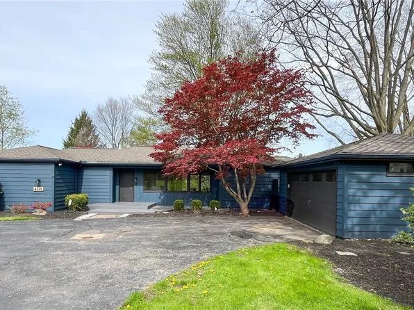 4775 Som Center Rd, Moreland Hills, OH 44022