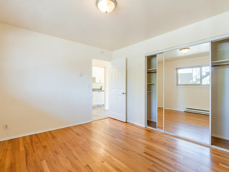 Lake Vista Apartments — Photo 19
