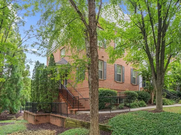 199 Le Gran Ct, Atlanta, GA 30328