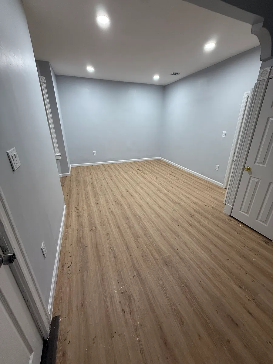 Building Photo - 76 Boyd Ave #1