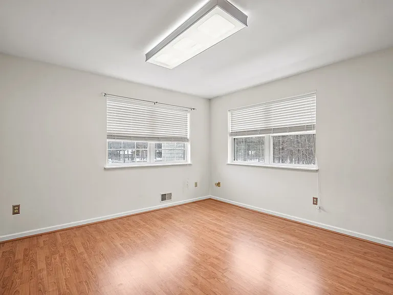 7 Sanctuary Dr — Photo 16