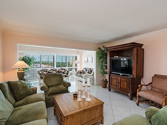 4th image of 1900 Gulf Shore Blvd N APT 603