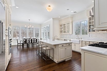 3rd image of 11 Whispering Fields Ct