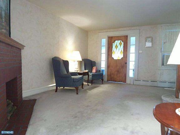 5th image of 1522 E Lycoming St
