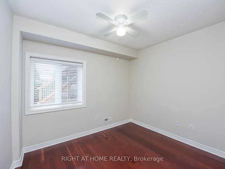 2229 Glazebrook Cir #LOWER — Photo 10