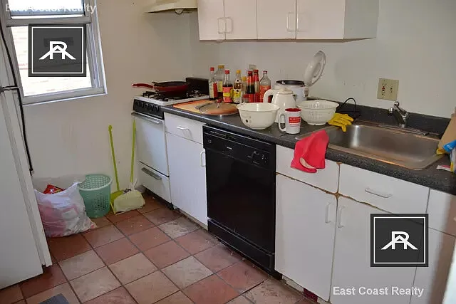 13 Scottfield Rd #7 — Photo 6