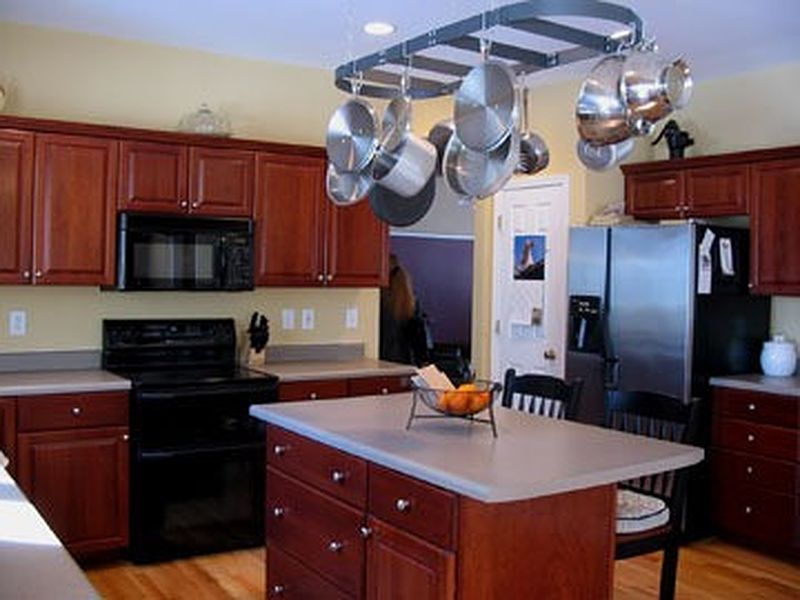 2nd image of 31 COBBLE HILL Drive