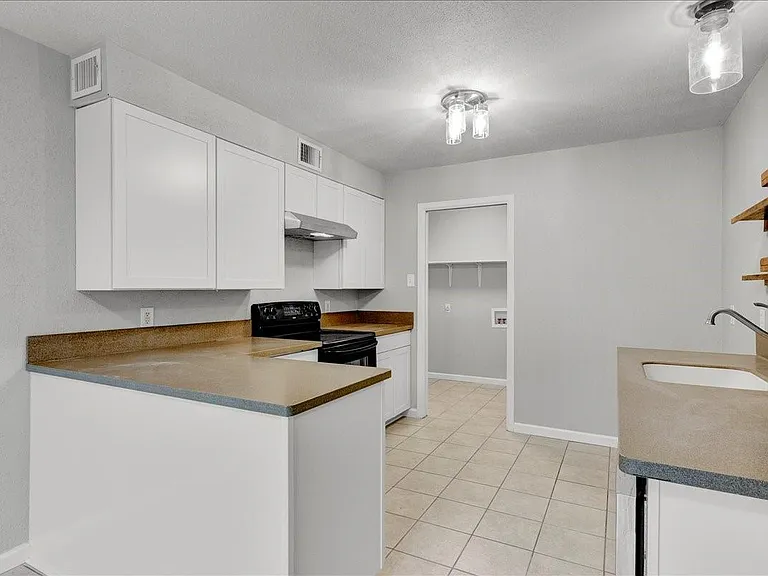 968 Park Meadow Dr — Photo 7
