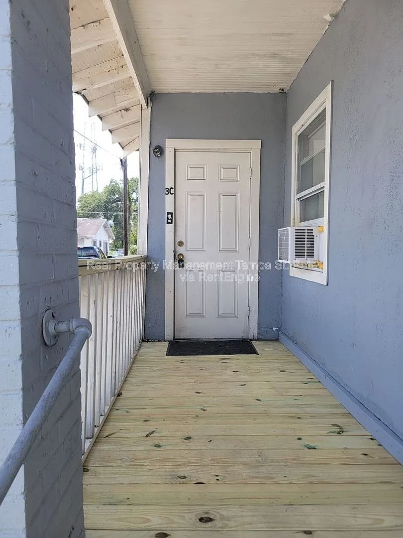 2 bed, 1.0 bath, 700 sqft, $995 — Photo 3