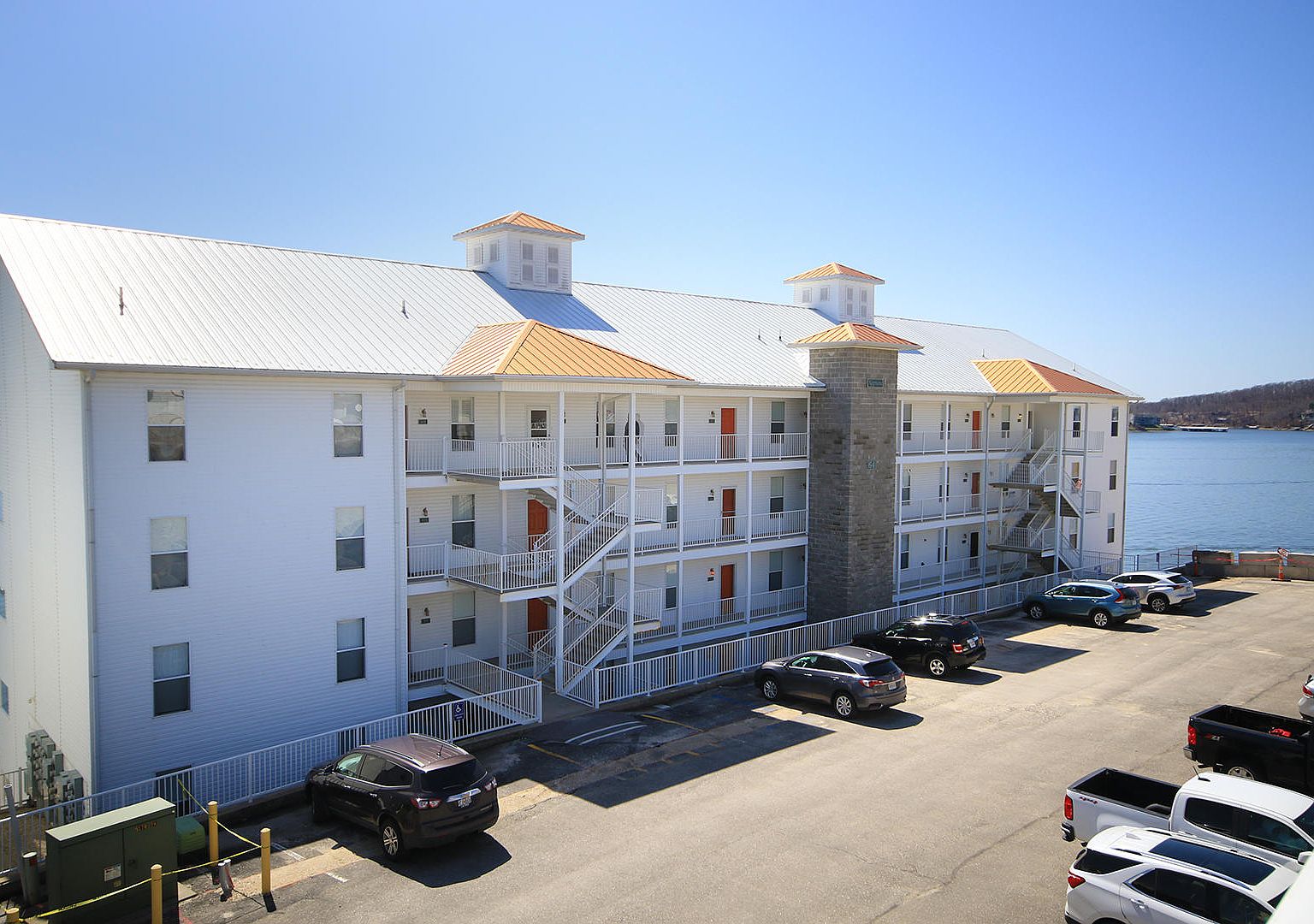 モナゲリー 64 Knox Rd #N102, Rocky Mount, MO 65072 | Zillow