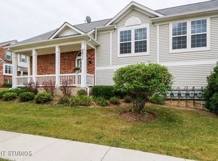 2911 Neubauer Cir, Lindenhurst, IL 60046