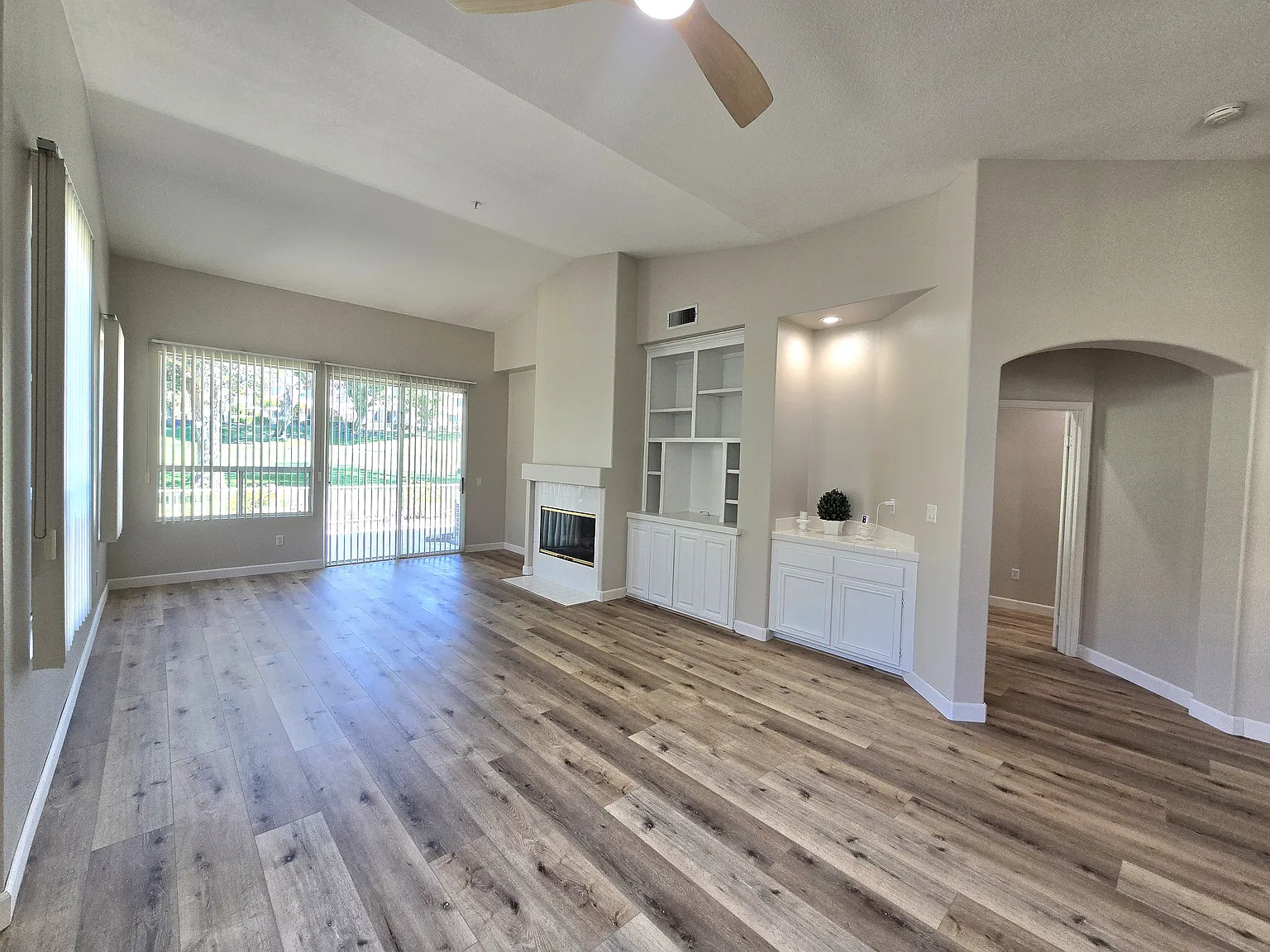 2 bed, 2.5 bath, 1754 sqft, $3,500 — Photo 3